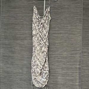 Chic Monochrome Patterned Midi Dress